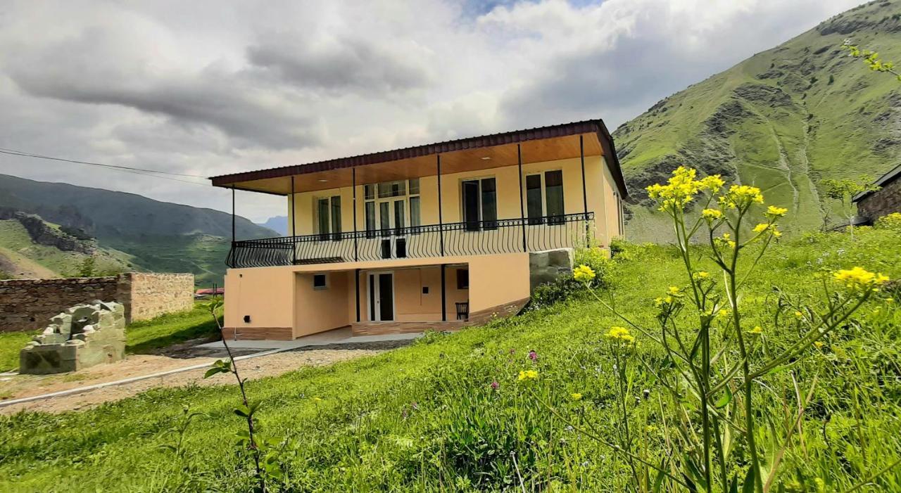 Hotel Garbani Stepantsminda Exterior photo