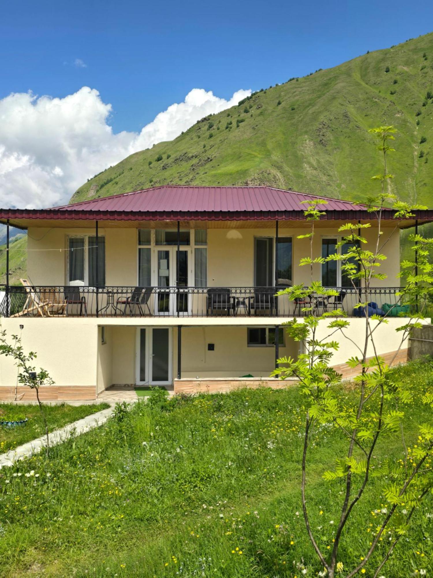 Hotel Garbani Stepantsminda Exterior photo